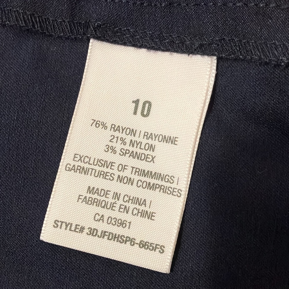 NWT Denver Hayes Women's Navy Bermuda Shorts - Picture 5 of 8